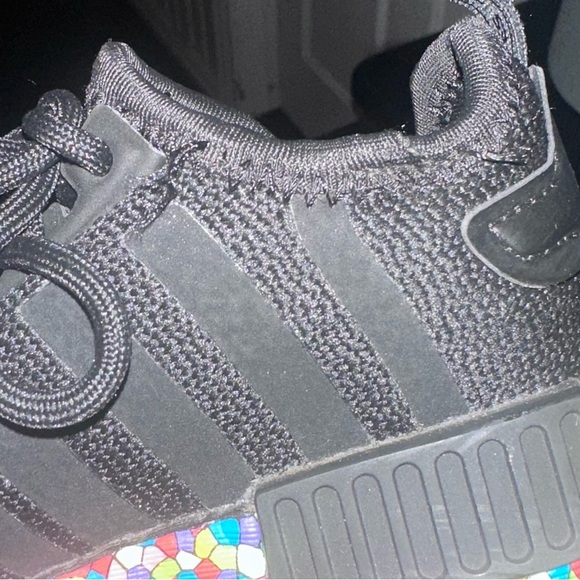 Kids Black Sneakers with Colorful Sole adidas size 8.5 - Picture 3 of 8